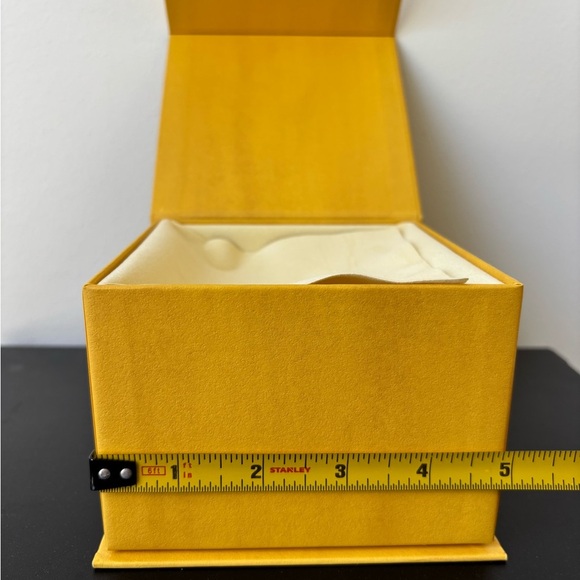 Fendi Yellow Necklace/ Jewelry Box - Picture 7 of 7